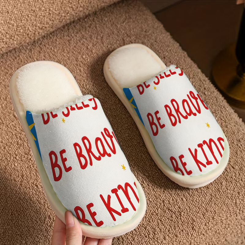 Men Shoes Quotes - Kind Quote Chinelos de Pelúcia de