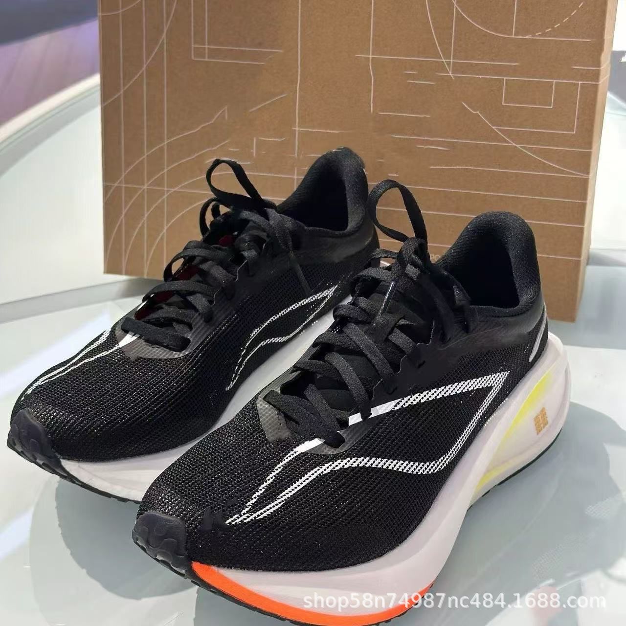 Novo ultra-leve sapatos esport - Men'S Training Shoes avaliação e preço